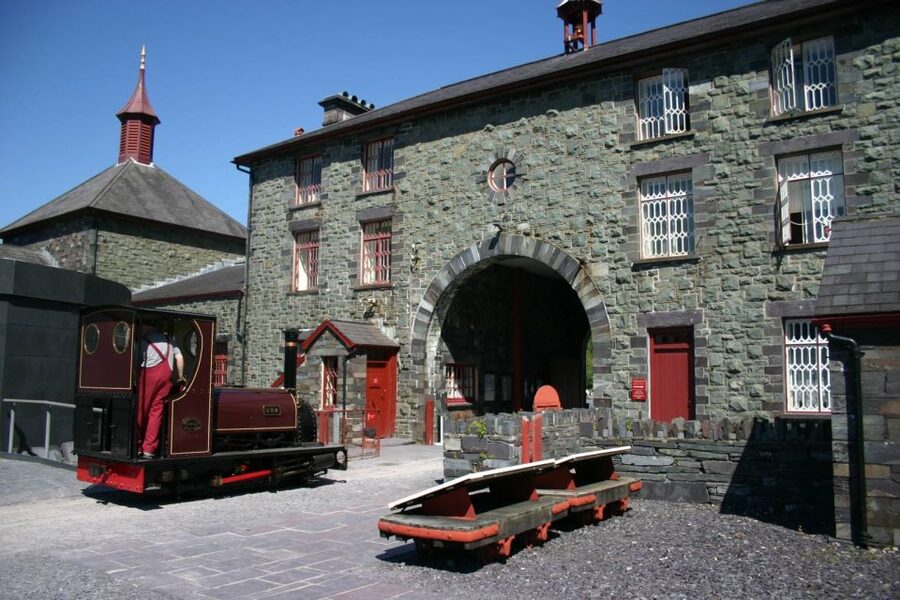 From Manchester: North Wales and Caernarfon Castle Day Trip - Who should book this tour?