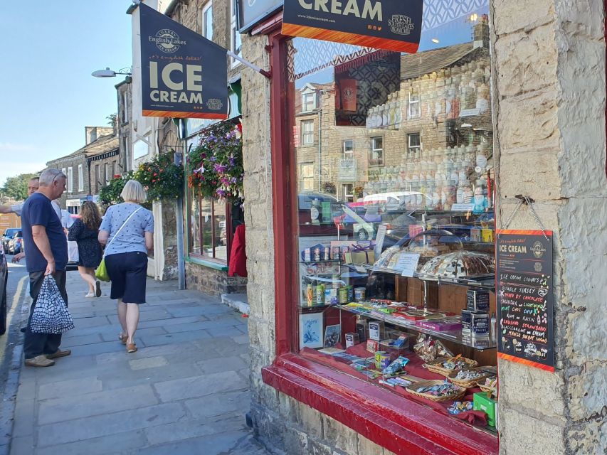 From Manchester: Yorkshire Sightseeing Day Trip - Hawes, Wensleydale, and a quick look at local life