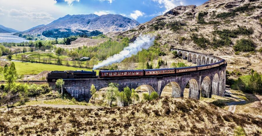 From Oban: Harry Potter Tour with Hotel Pickup and Drop-off - Glenfinnan Monument and the Jacobite connection