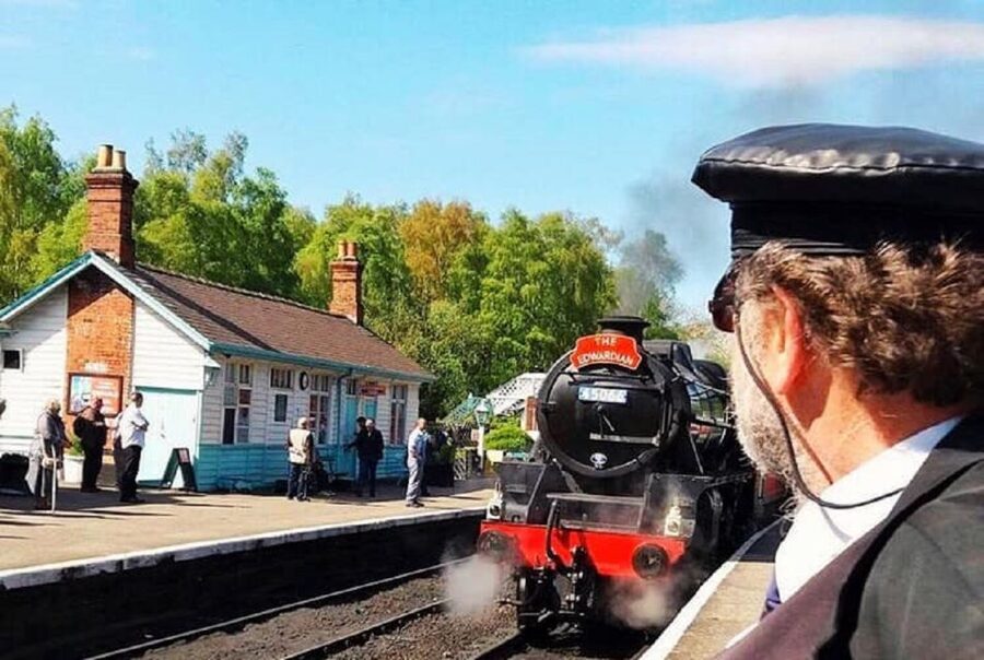 From York: Moors, Whitby, and the Yorkshire Steam Railway - Hutton-le-Hole and the first taste of the moors