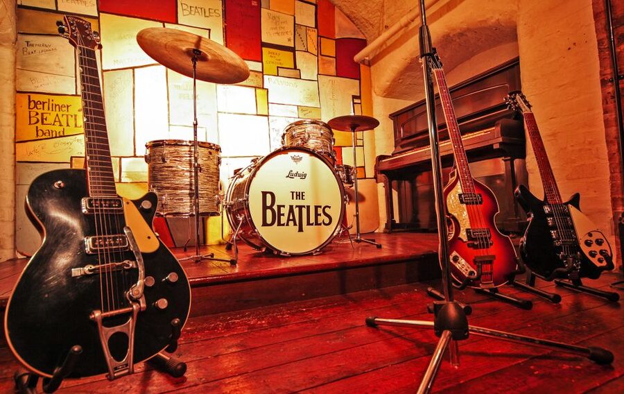 Full-Day Beatles and Liverpool Tour from London - The two-hour Magical Mystery Tour coach ride