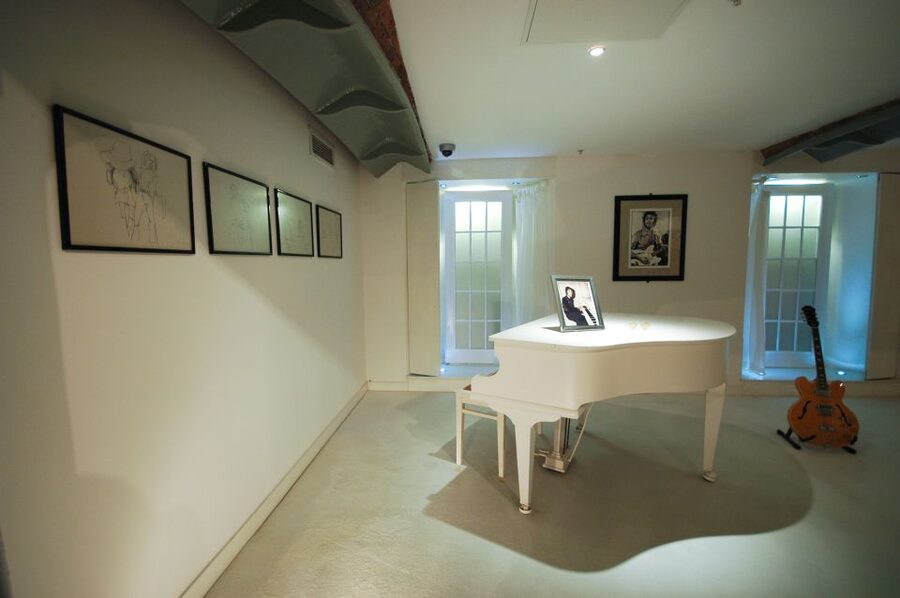 Full-Day Beatles and Liverpool Tour from London - Who will enjoy this Beatles day trip?