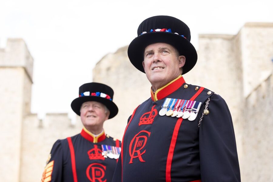 Full-Day London Experience: Tower, St. Pauls, Cruise & Guard - Big Ben, Parliament, and London from the coach