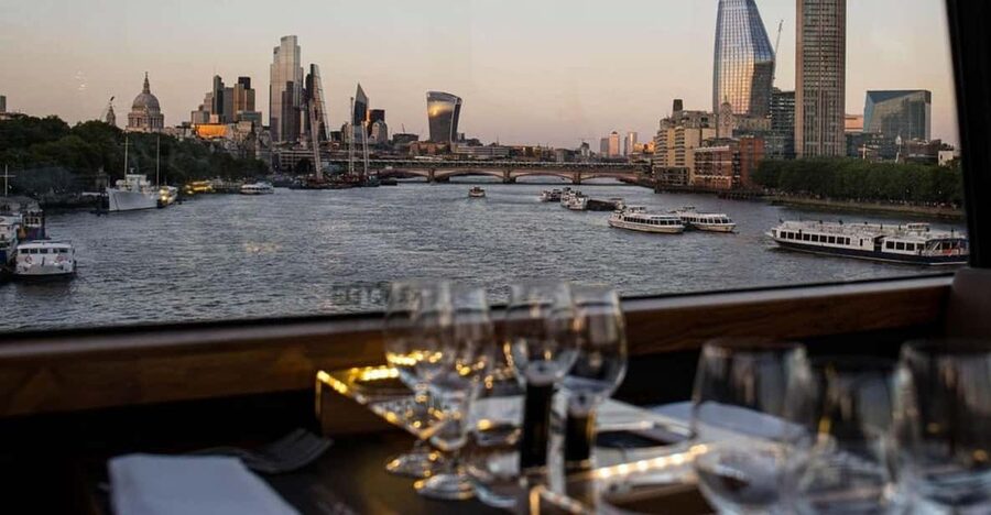Gastronomic 6-course fine-dining dinner on Luxury London Bus - How the three-hour route works