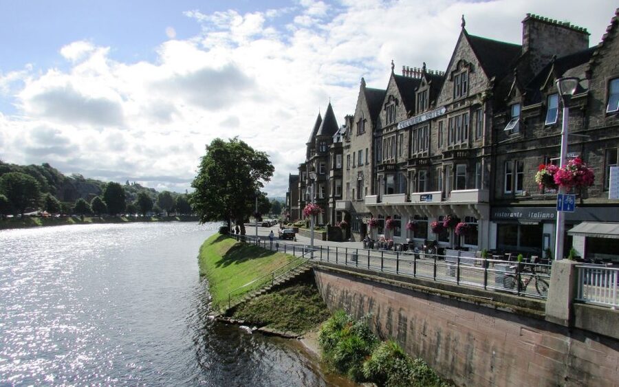 Glasgow: 2-Day Loch Ness, Inverness & Highlands Tour - Day one: Loch Lomond sets the tone