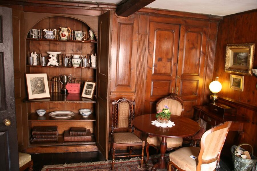 Half-Day Tour of Beatrix Potter Country and Places - Wray Castle and Potter’s first Lake District visit