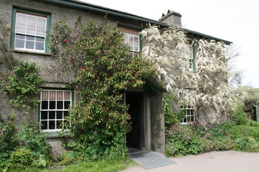 Half-Day Tour of Beatrix Potter Country and Places - Starting from Windermere, Bowness, or the bus interchange