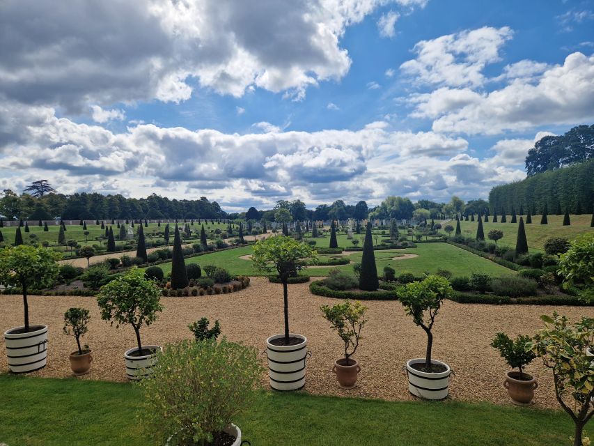 Hampton Court and Windsor Castle, a right Royal day out. - Runnymede: a brief drive through a major constitutional site