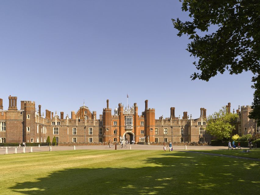 Hampton Court Palace and Windsor Castle Private Car Tour - Sixty acres of gardens and a famous maze
