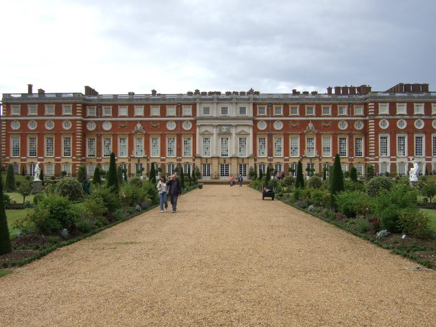 Hampton Court Palace Private tour With Fast Track Entry - William III, Mary II, and the Baroque palace