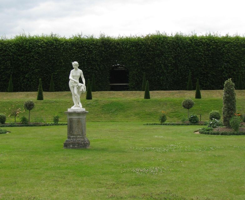 Hampton Court Palace Private tour With Fast Track Entry - Who will get the most from this private visit