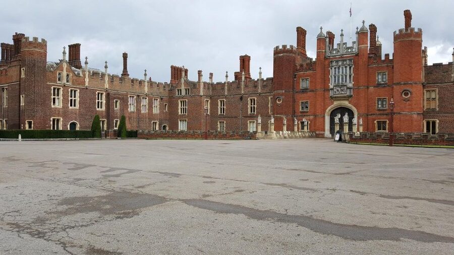 Hampton Court Palace Private tour With Fast Track Entry - Should you book Hampton Court Palace Private Tour?