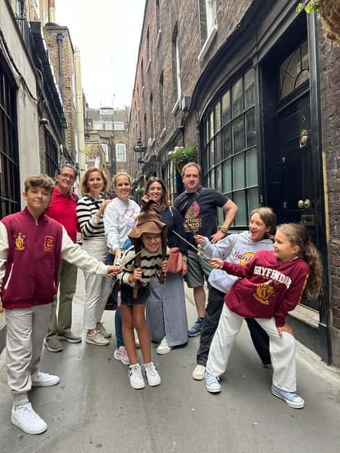 Harry Potter in full in Spanish all over London! - Leadenhall Market as wizarding London