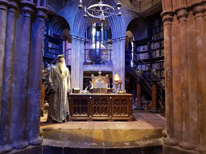 Harry Potter Studio Ticket & Tour of London Film Locations - London film locations, from Diagon Alley clues to Ministry of Magic inspiration