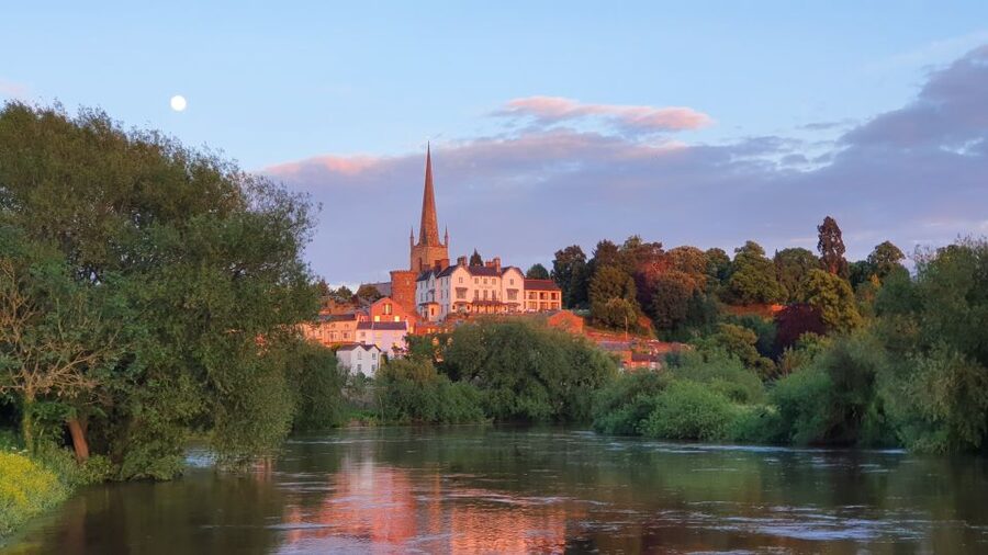 Herefordshire: River Wye Half day unaccompanied canoe trip - What the $50 price includes