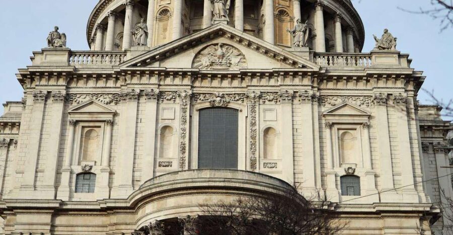 Hidden Gems Tour of the City of London - Leadenhall Market, colour and old street life