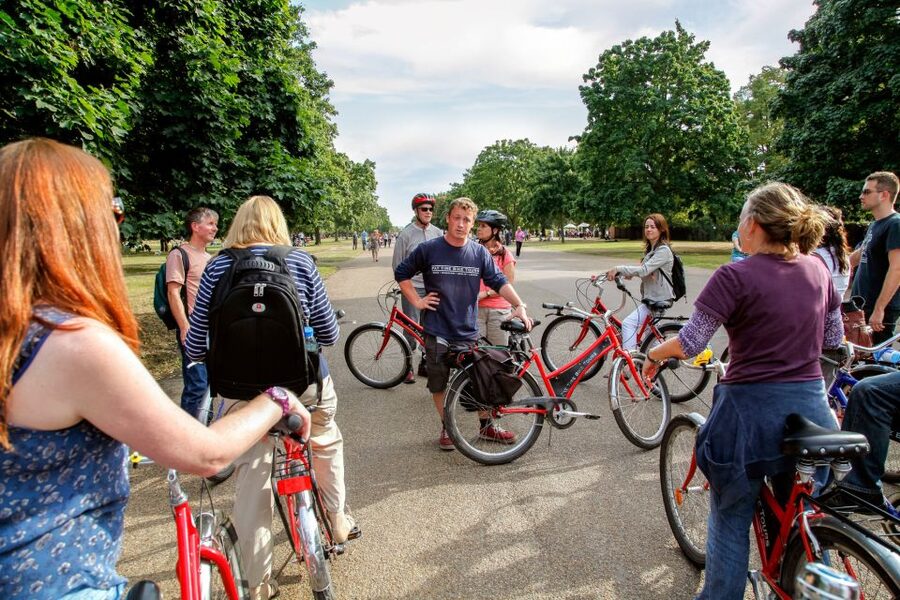 Highlights of Royal London Bike Tour (3 Hours) - Royal parks, Trafalgar Square, and possible palace views