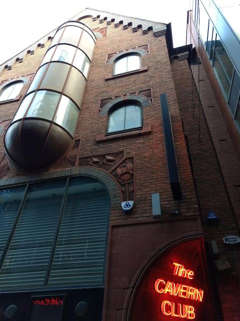History Guided Tour of Liverpool and the Beatles - Liverpool Central Library and the Victorian city
