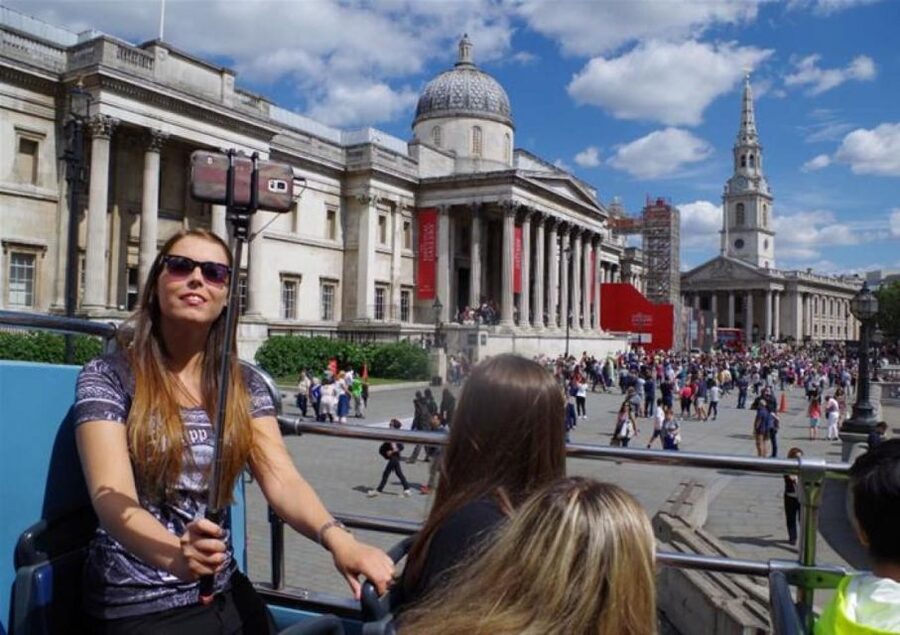 Hop-on Hop-off London Bus Tour & The London Eye - How the Golden Pass works in practice