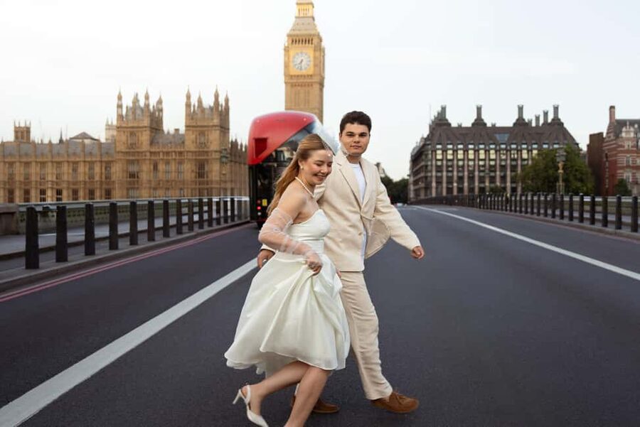 Iconic London Portraits Tour with Expert Local Photographer - What happens during the one to three hour session