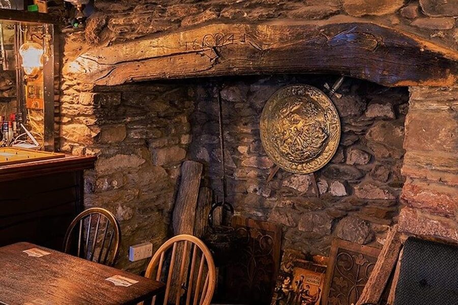 Ilfracombe Harbour: Ghost Tour - Finishing near Pier Brewery Tap & Grill