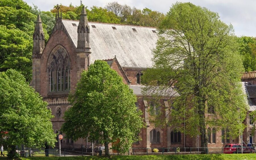 Inverness: City Walking Tour & Exploration Game - Street art and Highland-style challenges