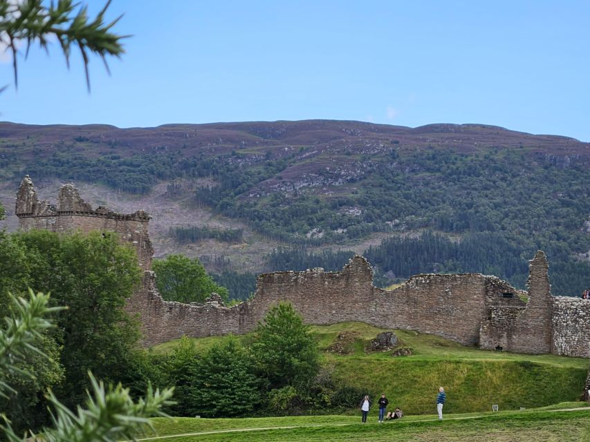Inverness: Culloden Battlefield and Loch Ness Private Tour - Clava Cairns and a 4000-year-old mystery