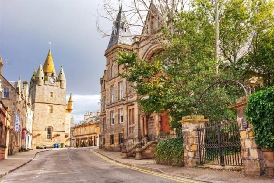 Inverness: Dunrobin Castle and Distillery Tour - Key points at a glance