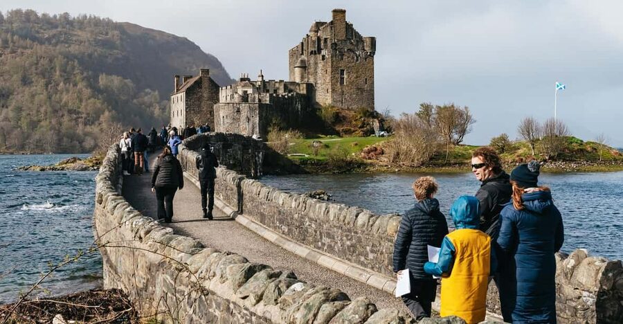 Inverness: Isle of Skye and Eilean Donan Castle Day Trip - Eilean Donan Castle and its famous setting