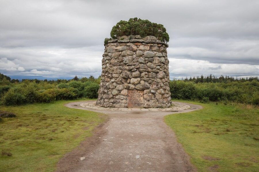Inverness: Loch Ness Cruise, Castle, and Outlander Tour - The day at a glance