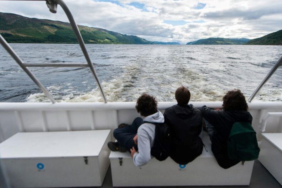 Inverness: Loch Ness Experience 1-Day Tour - Lunch and canal locks at Fort Augustus