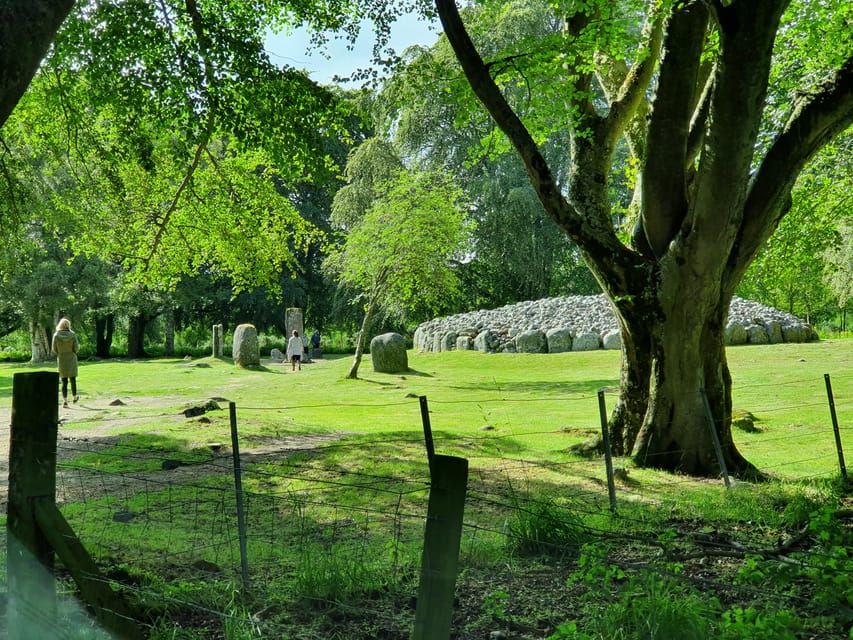 Inverness: Private Secret Hike to the Shores of Loch Ness - Clava Cairns and the atmosphere of ancient Scotland