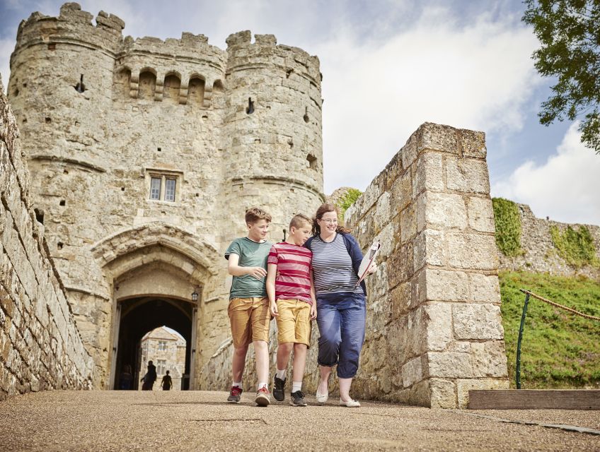 Isle of Wight: Carisbrooke Castle Entry Ticket - The gatehouse and Carisbrooke’s defensive side