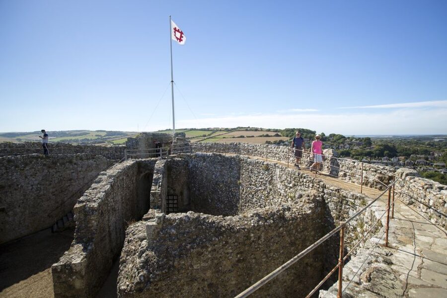 Isle of Wight: Carisbrooke Castle Entry Ticket - Charles I and the famous stuck window