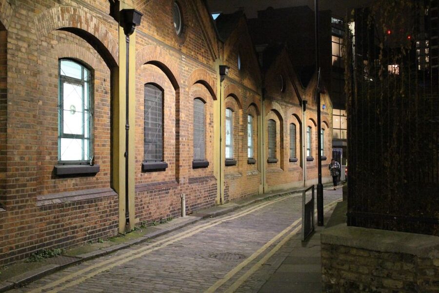 Jack The Ripper Tour in London's East End - Weather, footwear, and practical planning