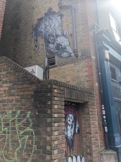 Jack the Ripper Walking Tour: Murder, Mystery, & the Women - Following the five women through the case