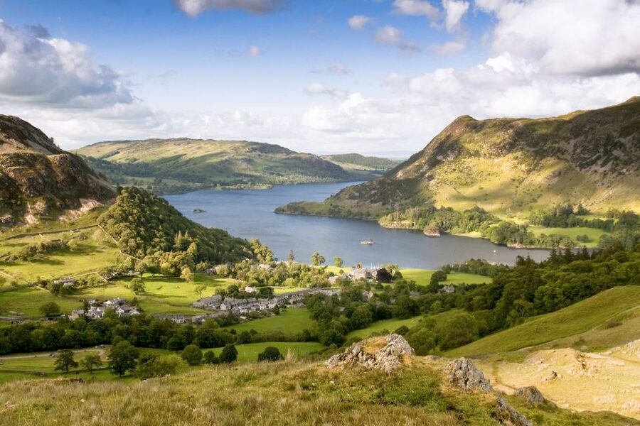 Lake District 3-Day Small Group Tour from Edinburgh - Day Two: Kirkstone Pass and the many moods of Windermere