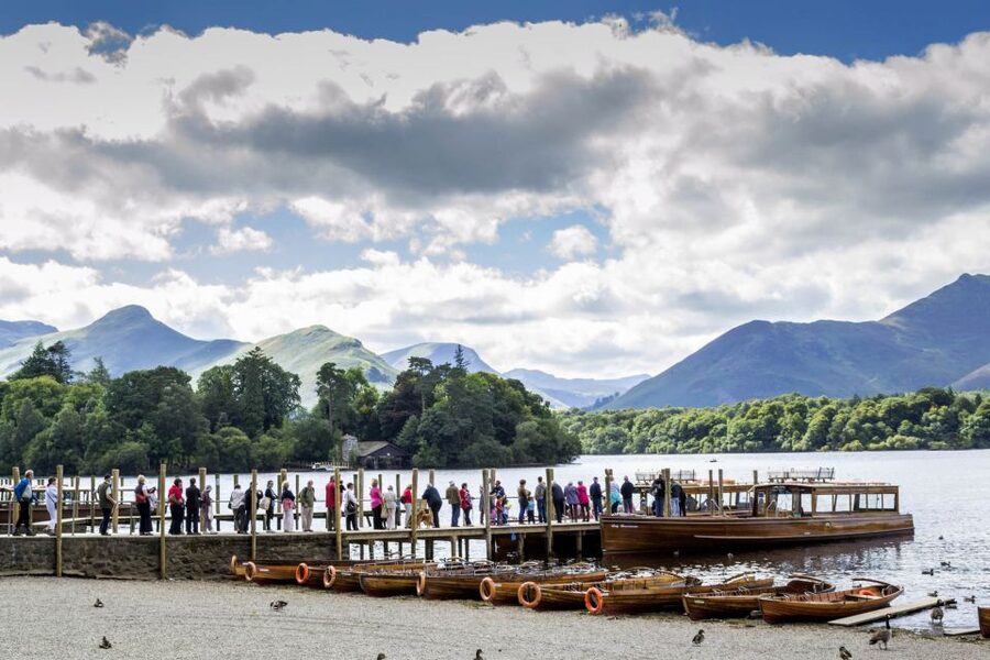 Lake District: Six Lakes Morning Tour from Windermere - Grasmere for gingerbread, Wordsworth, and a proper break