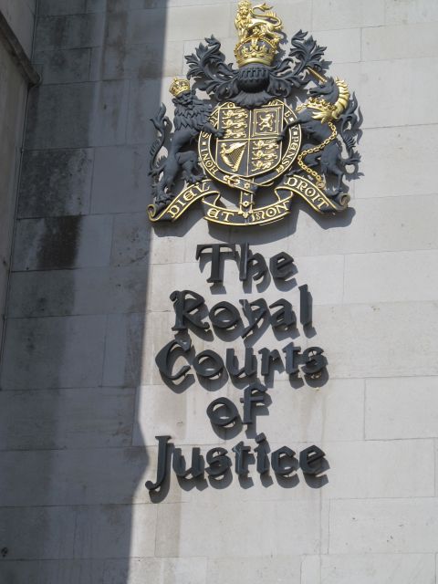 Law in London Private Tour - A pause at the British Law Society