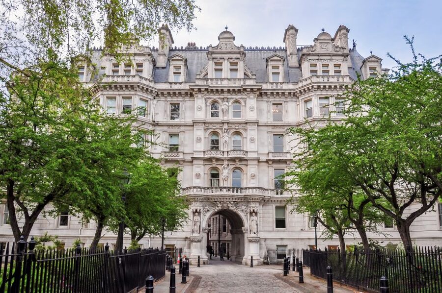 Law in London Private Tour - Inns of Court, legal offices, and Temple Gardens