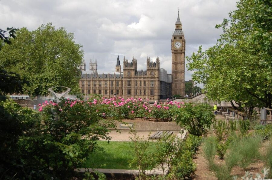 Layover London Private Tour from Heathrow - How the private vehicle changes the experience