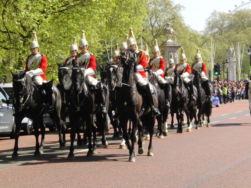 Layover London Private Tour from Heathrow Airport - Meeting your driver after immigration