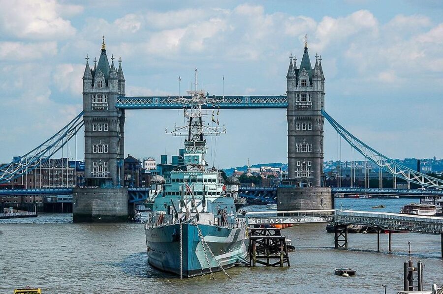 Layover London Private Tour from Heathrow - Buckingham Palace and the first taste of royal London