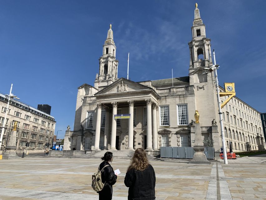 Leeds: Daily Guided City Center Walking Tour (10:30am) - Returning to Leeds Art Gallery and crossing Millennium Square