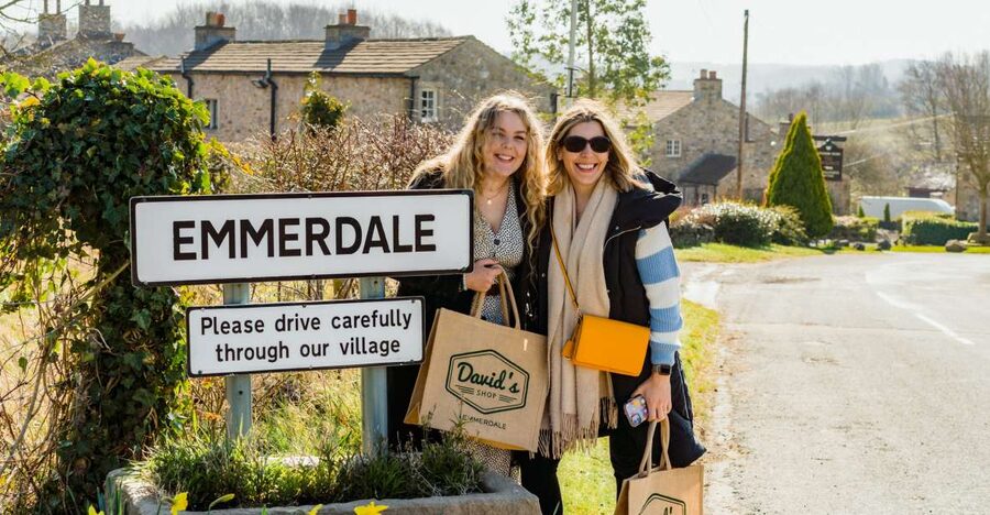 Leeds: Emmerdale Village Set Guided Tour - From Harewood House to the closed set