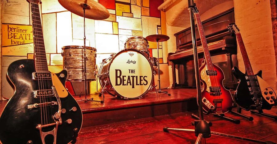 Liverpool and The Beatles Day Tour from London - Finding your way from Lime Street