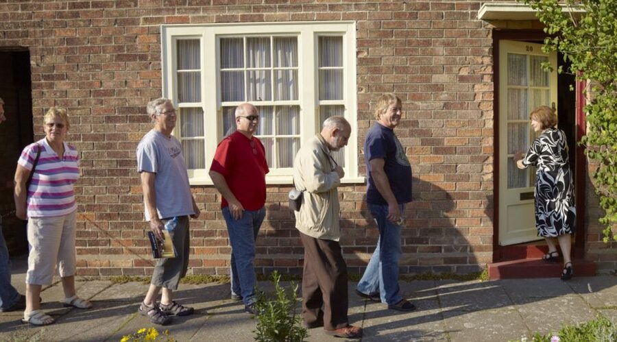 Liverpool: Beatles Childhood Homes Private Taxi Tour - Inside John Lennon’s Mendips