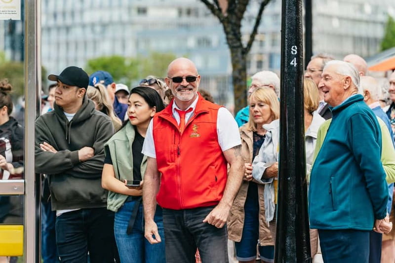 Liverpool: City & Beatles Tour with Live Guide & Live Music - The Philharmonic Dining Rooms offer