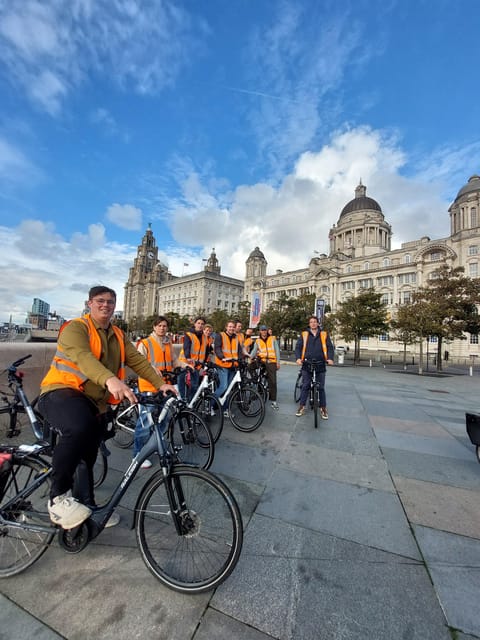 Liverpool: City Centre Highlights Tour on eBikes - St George’s Hall and Liverpool’s civic quarter