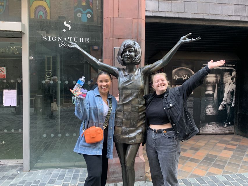 Liverpool: Guided City Walking Tour - Finishing by the Queen Victoria Monument